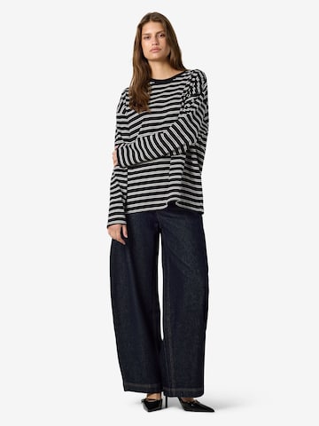 Sweat-shirt 'NMEmber' Noisy may en noir