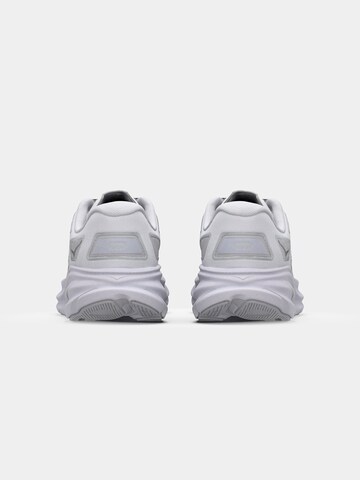 HOKA Σνίκερ χαμηλό 'CLIFTON ONE9' σε λευκό