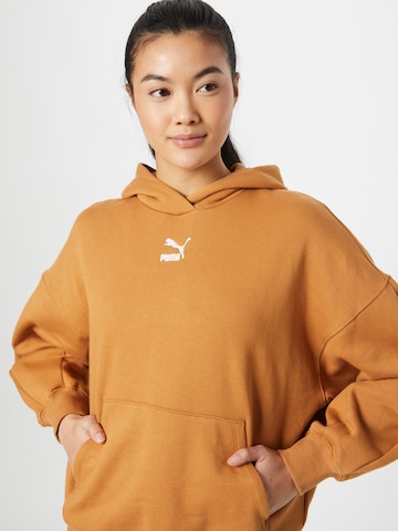 PUMA Sweatshirt 'Classics' in Geel