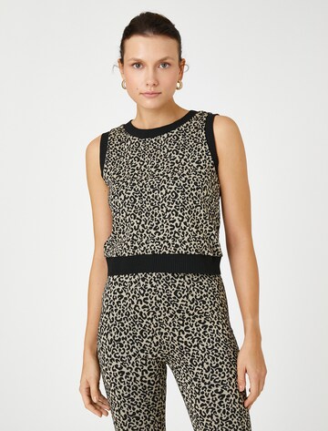 Koton Sweater in Black: front