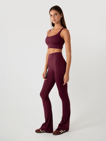 YO-GAYA Flared Leggings in Red
