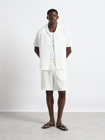 Burocs Regular fit Button Up Shirt in White