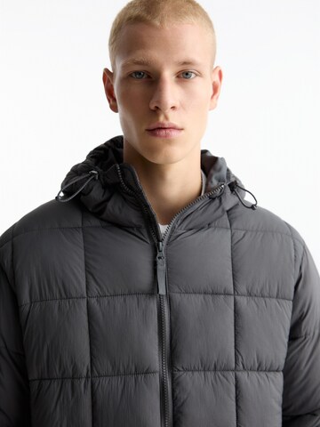 Pull&Bear Tussenjas in Grijs