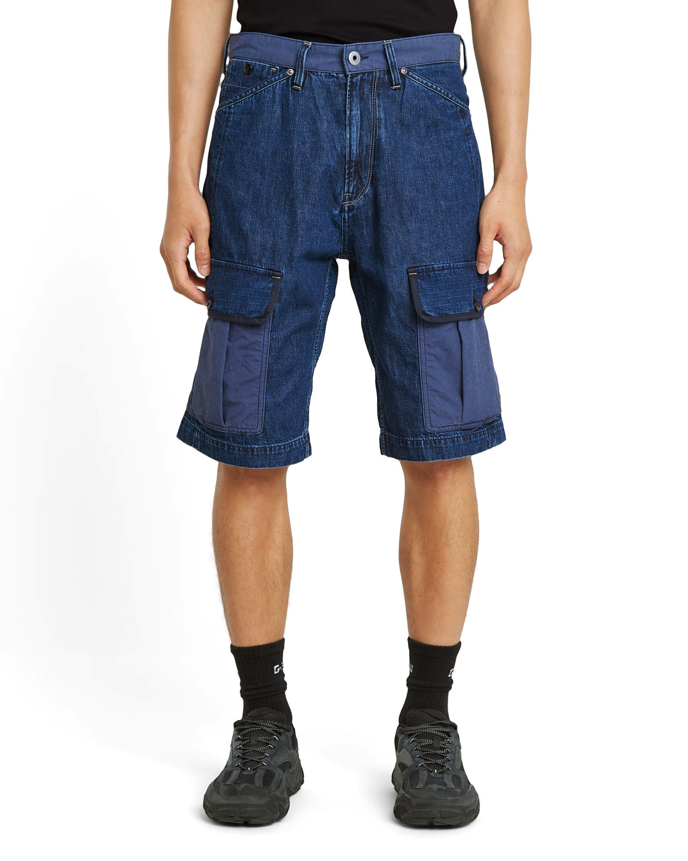 G-STAR Loose fit Cargo trousers in Blue: front