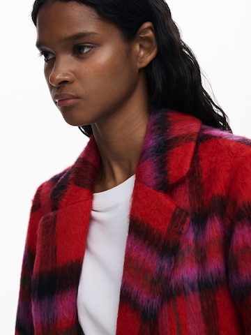 Desigual Зимнее пальто в Красный