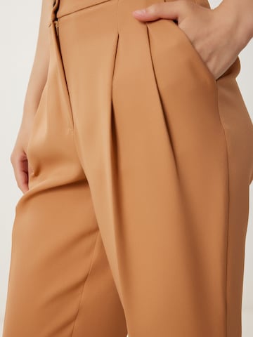 Happiness İstanbul Regular Suorat housut värissä oranssi