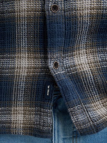 Petrol Industries Средняя посадка Рубашка в Синий