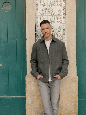 DAN FOX APPAREL Comfort Fit Риза 'Ali' в сиво