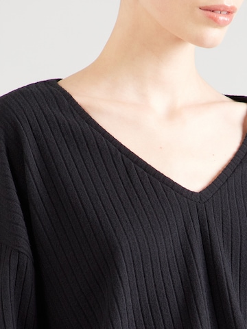 ABOUT YOU Тениска в черно