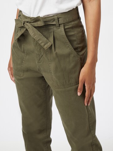 ESPRIT Regular Pleat-Front Pants in Green