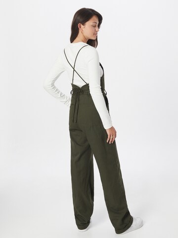 Tuta jumpsuit di Trendyol in verde