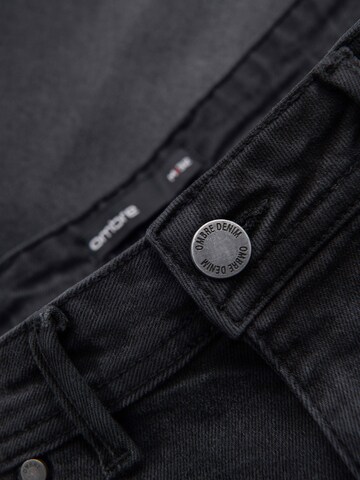 Ombre Regular Jeans‌‌‌‌‌‌‌‌ in Schwarz