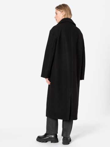 Manteau mi-saison 'OLIVIA' ONLY en noir