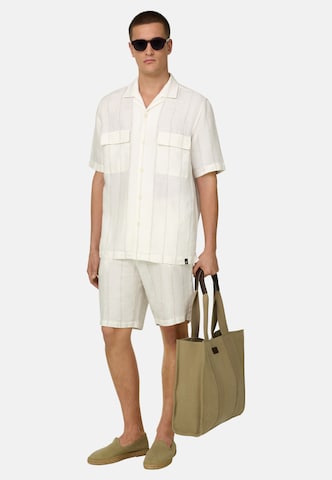 Coupe slim Pantalon chino 'Bermuda' Boggi Milano en blanc