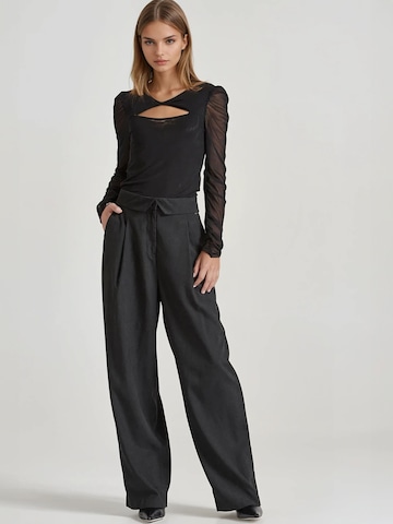 Funky Buddha Loosefit Veckad byxa i svart