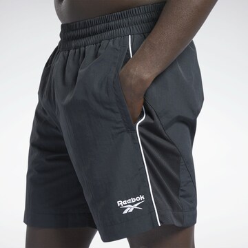 Reebok Regular Shorts 'Vector' in Schwarz