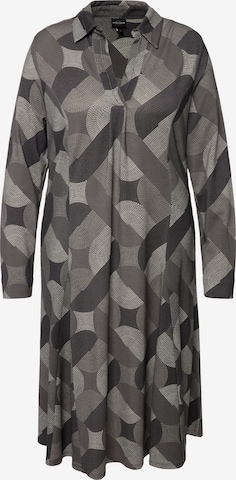 Robe-chemise Ulla Popken en gris : devant