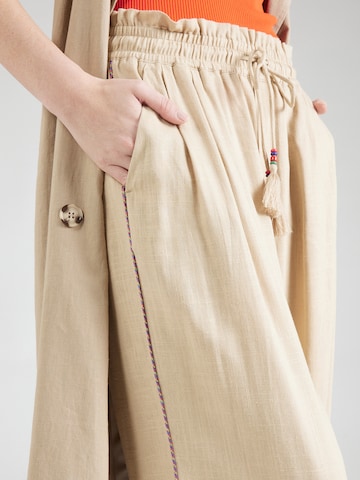 SCOTCH & SODA Loosefit Kalhoty se sklady v pase – hnědá