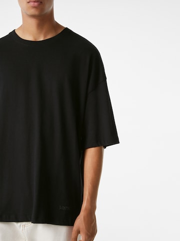 T-Shirt Bershka en noir