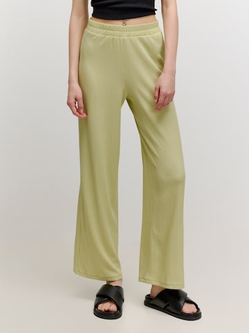 EDITED Szeroka nogawka Spodnie 'Philine' w kolorze zielony: przód