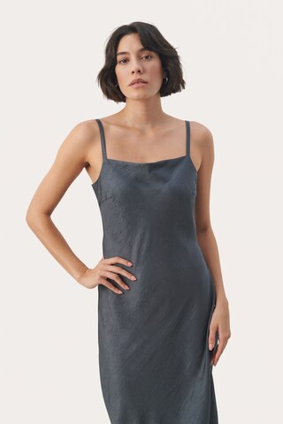 Robe 'Enise' Part Two en gris