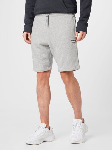 Regular Pantalon de sport 'Identity' Reebok en gris : devant