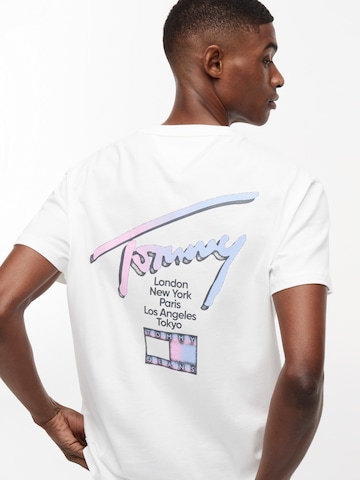 Tommy Jeans Bluser & t-shirts 'CITY SIGN' i hvid