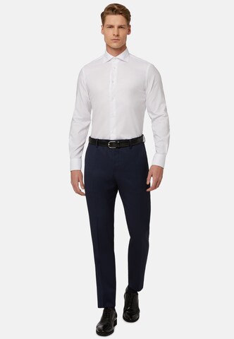 Boggi Milano Slim fit Πουκάμισο για το γραφείο σε λευκό