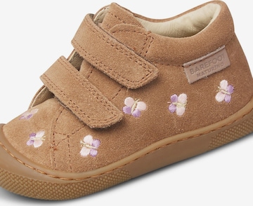 NATURINO Sneaker 'BAREFOOT AMUR VL EMBR.BUTTERFLY' in Pink: Vorderseite