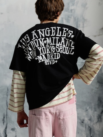 Tricou 'STWD' de la Pull&Bear pe negru