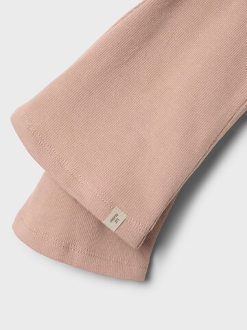 Coupe slim Leggings NAME IT en rose