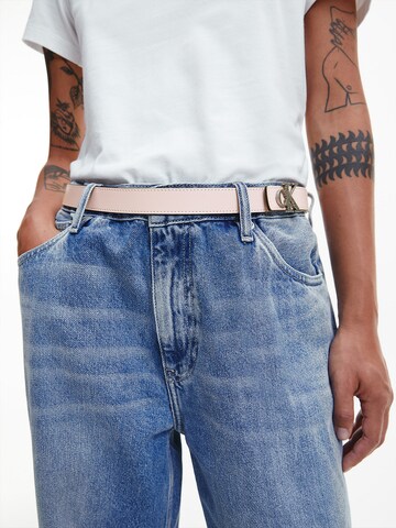 Ceinture Calvin Klein Jeans en rose : devant