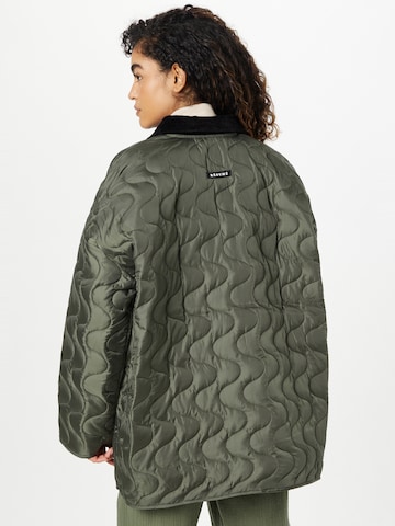 Veste mi-saison 'OLIVIA' Résumé en vert