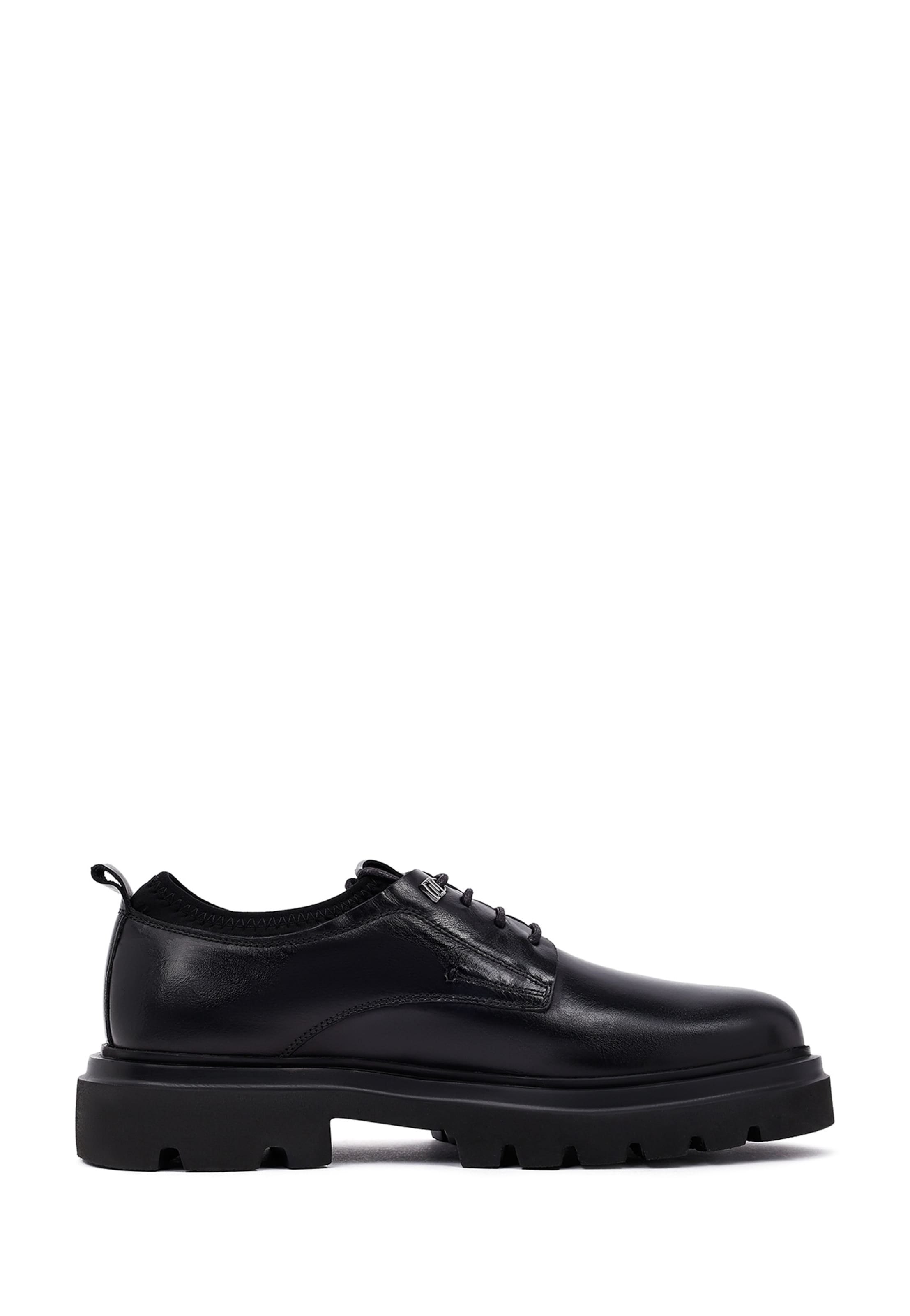 Chaussure à lacets Derimod en noir