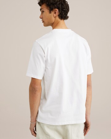 Tricou de la WE Fashion pe alb