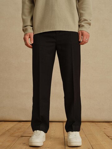 regular Pantaloni con piega frontale 'Elias' di DAN FOX APPAREL in nero: frontale