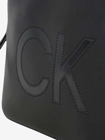 Calvin Klein Õlakott, värv must