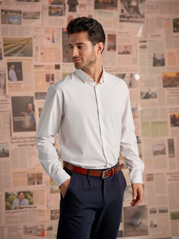 Regular fit Cămașă ' Premium ' de la TEESHOPPEN pe alb