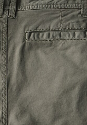 Street One MEN Regular Shorts in Grün