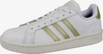 ADIDAS ORIGINALS Sneakers in White: front