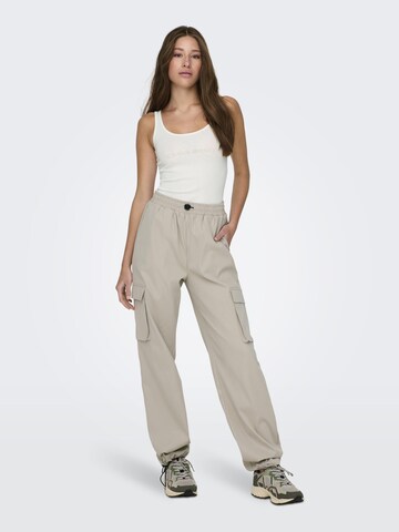 Wide leg Pantaloni cargo 'Cashi' di ONLY in grigio