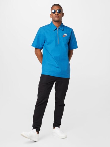 Nike Sportswear Shirt in Blau