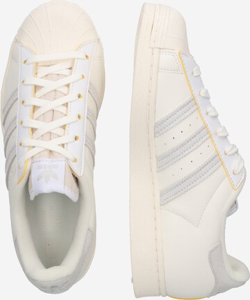 ADIDAS ORIGINALS - Sapatilhas baixas 'Superstar Vegan' em branco