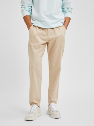 SELECTED HOMME Regular Housut 'Newton' värissä beige: edessä