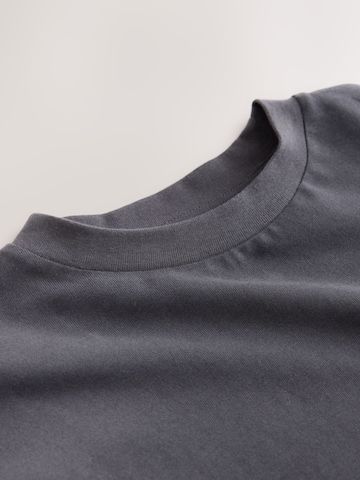T-Shirt Next en gris