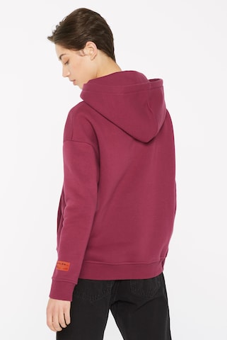 Harlem Soul Sweatshirt 'CAN-NES' in Rot