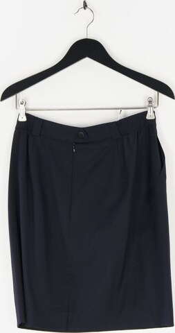 UNBEKANNT Skirt in M in Black: front