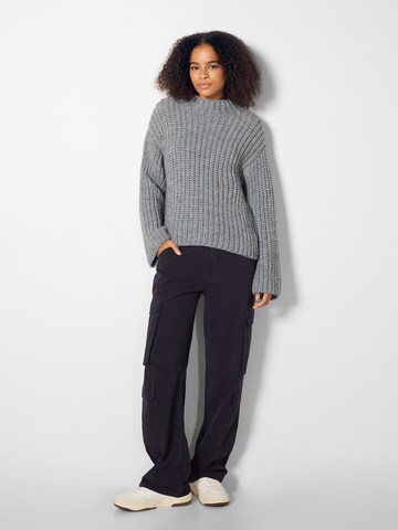 Bershka Pullover in Grau