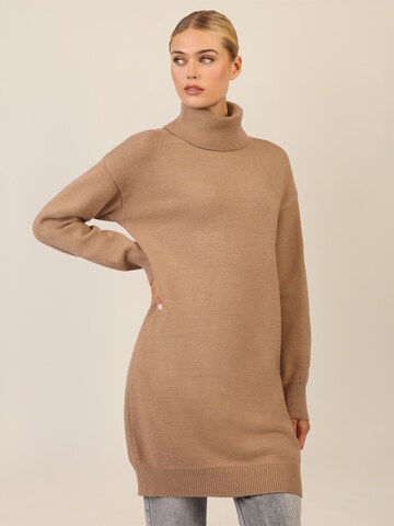 APART Knitted dress in Beige: front