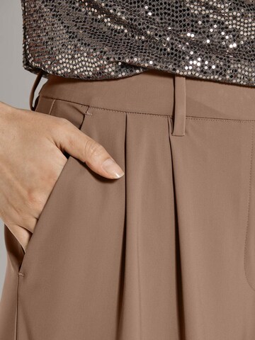 Loosefit Pantalon à pince MADELEINE en marron